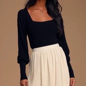 Black square neck sweater with balloon sleeves